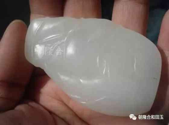 和田玉俄料怎么看品质,和田玉俄料品质鉴定与生成概述